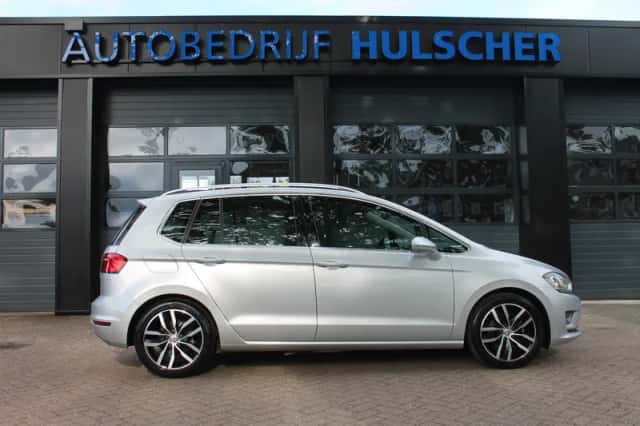 Volkswagen Golf (2016) thumbnail 6