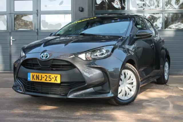 Toyota Yaris (2022) thumbnail 1