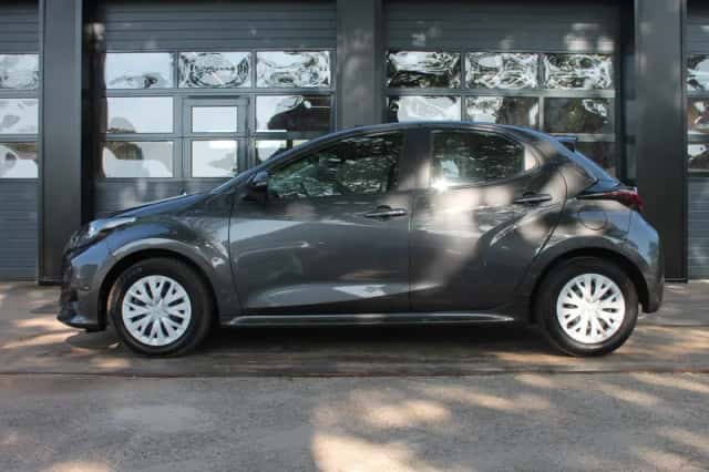 Toyota Yaris (2022) thumbnail 5