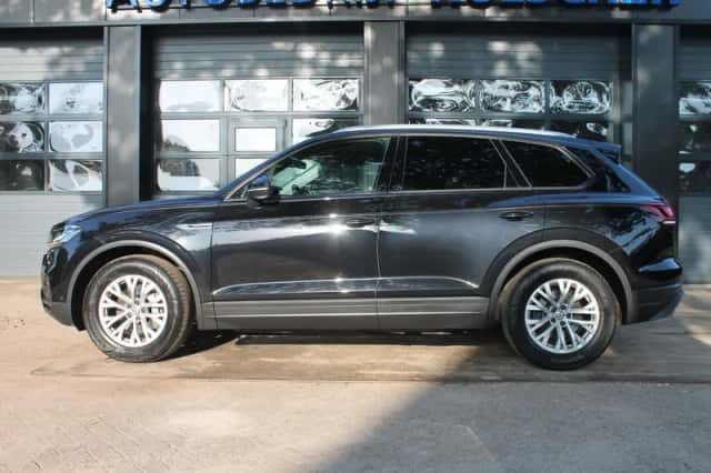 Volkswagen Touareg (2018) thumbnail 4