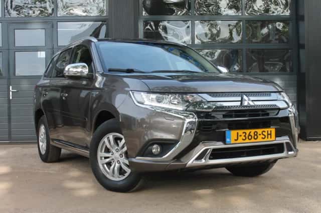 Mitsubishi Outlander (2020) thumbnail 6