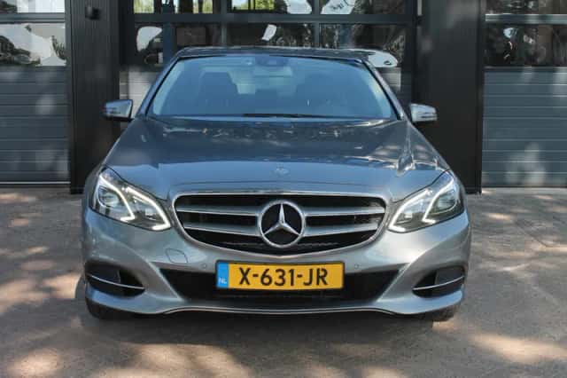 Mercedes-Benz E-Klasse (2013) thumbnail 2