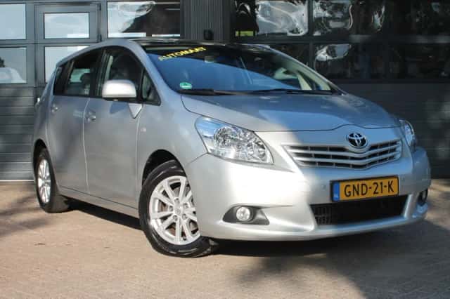 Toyota VERSO (2011) thumbnail 6