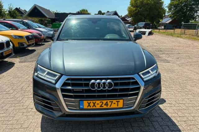 Audi Q5 (2018) thumbnail 2