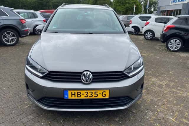 Volkswagen Golf (2015) thumbnail 2