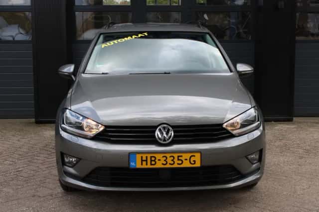 Volkswagen Golf Sportsvan (2015) thumbnail 2