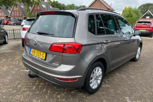 Volkswagen Golf (2015) thumbnail 4