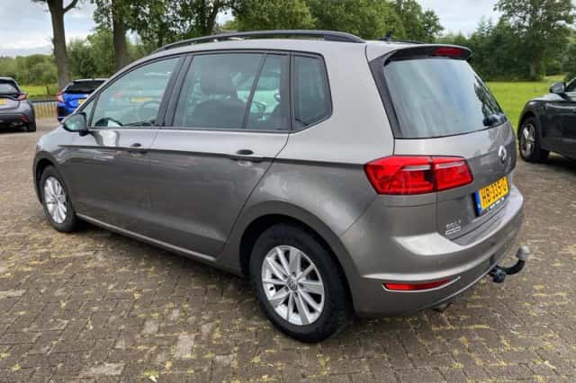 Volkswagen Golf (2015) thumbnail 6