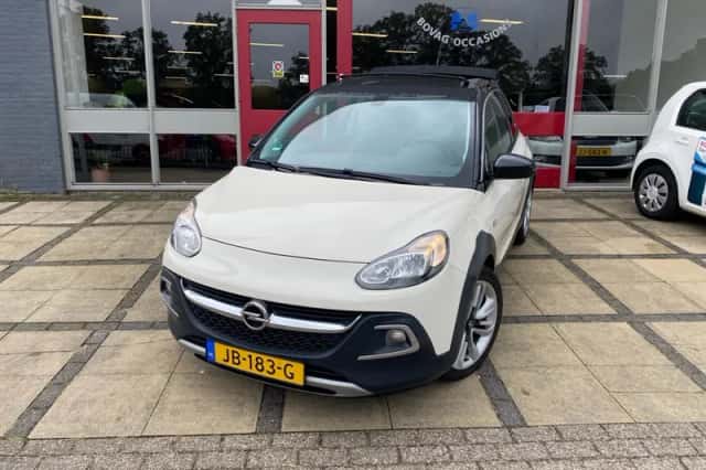Opel Adam (2016) thumbnail 2