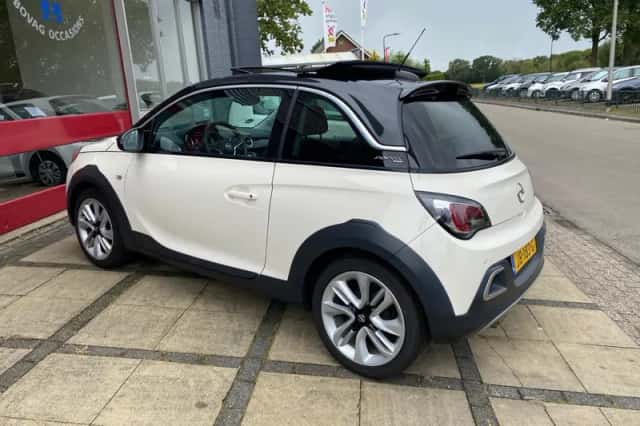 Opel Adam (2016) thumbnail 6
