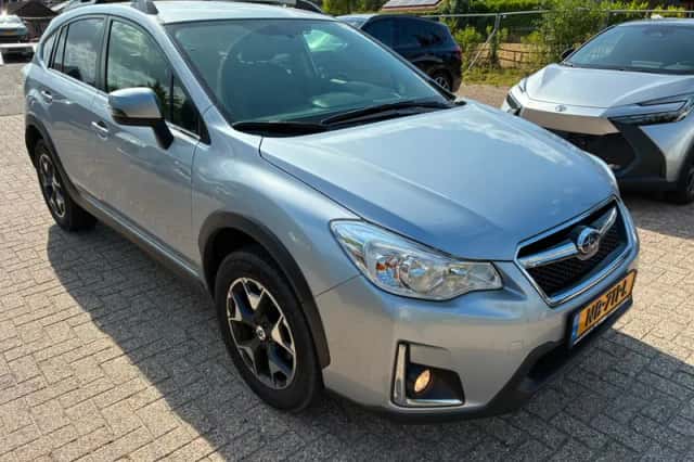 Subaru XV (2017) thumbnail 3
