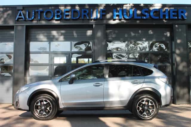 Subaru XV (2017) thumbnail 3
