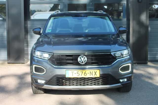 Volkswagen T-Roc (2020) thumbnail 2