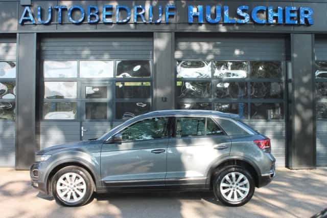 Volkswagen T-Roc (2020) thumbnail 3