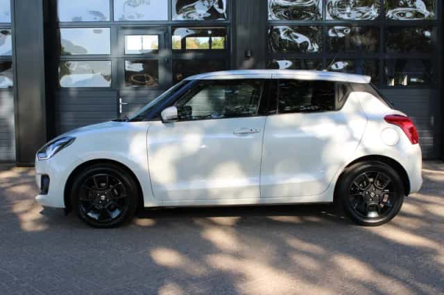 Suzuki Swift (2018) thumbnail 3