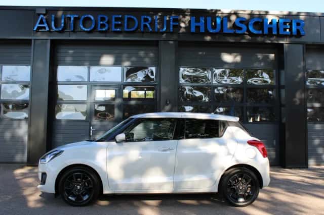 Suzuki Swift (2018) thumbnail 5