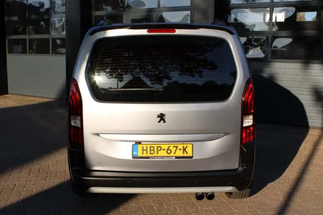 Peugeot Rifter (2023) thumbnail 5