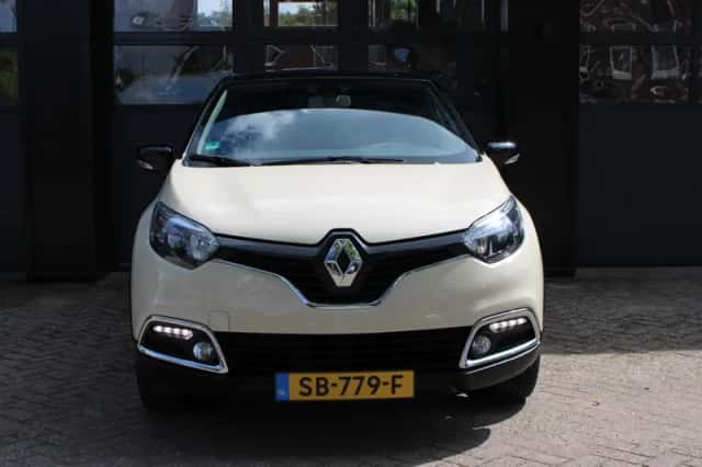 Renault Captur (2017) thumbnail 2