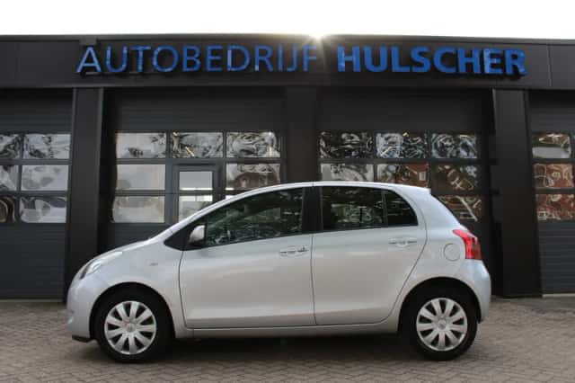 Toyota Yaris (2006) thumbnail 5