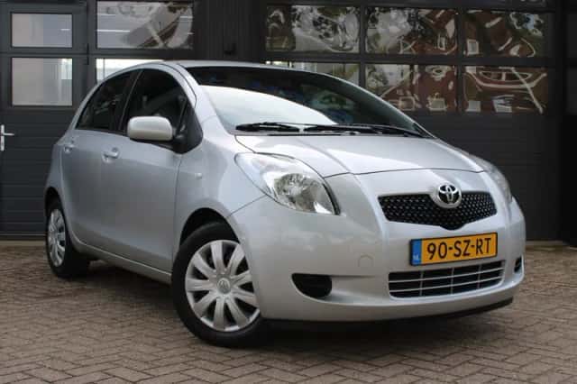 Toyota Yaris (2006) thumbnail 6