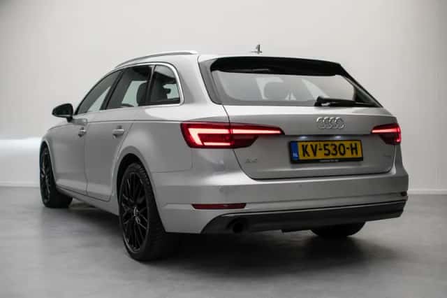 Audi A4 (2017) thumbnail 5