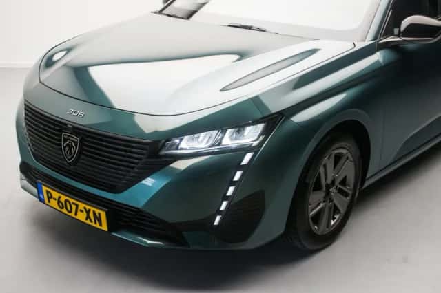 Peugeot 308 (2022) thumbnail 2