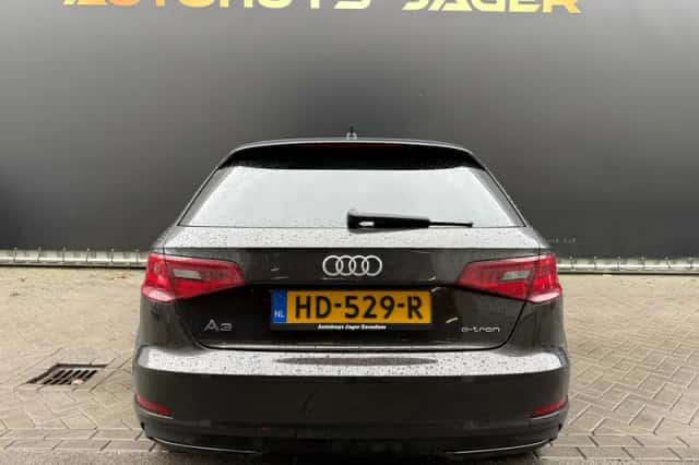 Audi A3 (2015) thumbnail 6