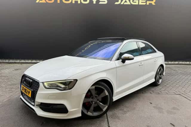 Audi A3 (2016) thumbnail 2