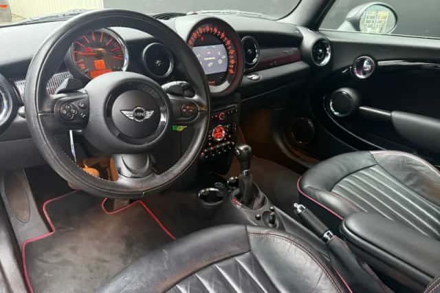 MINI Clubman (2012) thumbnail 3