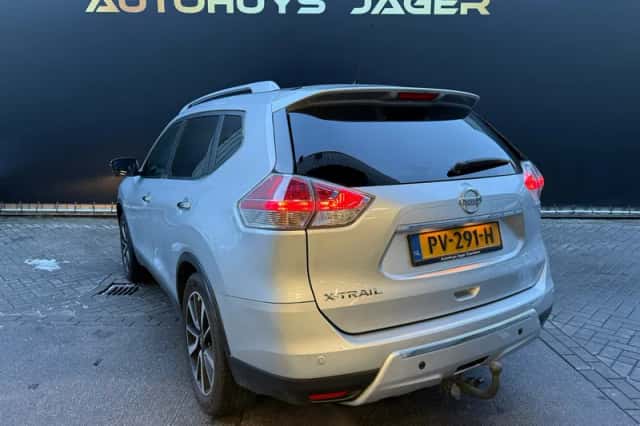 Nissan X-Trail (2017) thumbnail 3