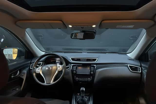 Nissan X-Trail (2017) thumbnail 4