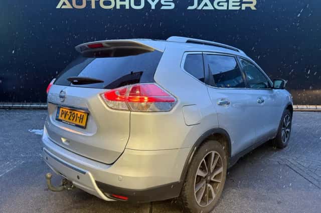Nissan X-Trail (2017) thumbnail 6