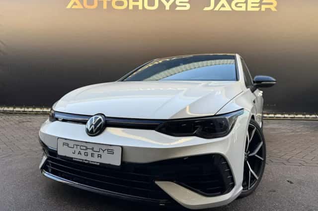 Volkswagen Golf (2021) thumbnail 2