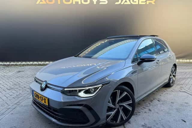 Volkswagen Golf (2024) thumbnail 2