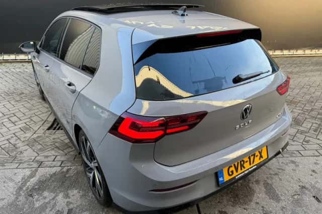 Volkswagen Golf (2024) thumbnail 3
