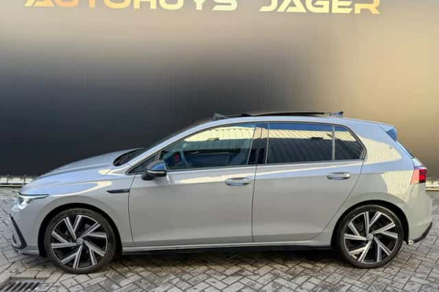 Volkswagen Golf (2024) thumbnail 6