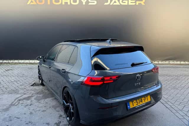 Volkswagen Golf (2021) thumbnail 3