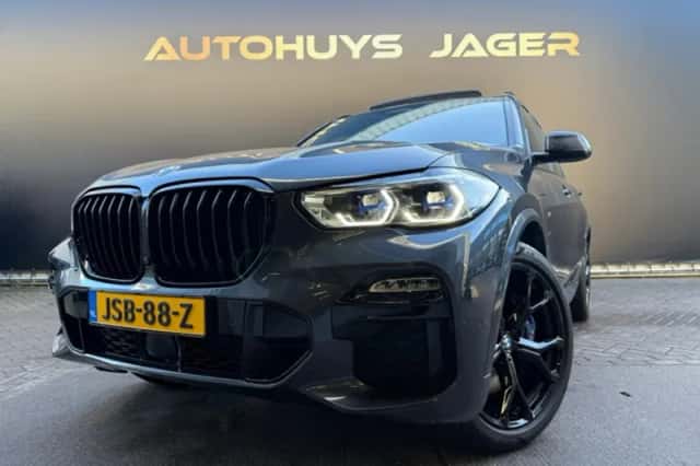 BMW X5 (2021) thumbnail 1