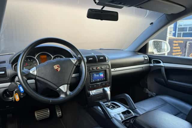 Porsche Cayenne (2005) thumbnail 4