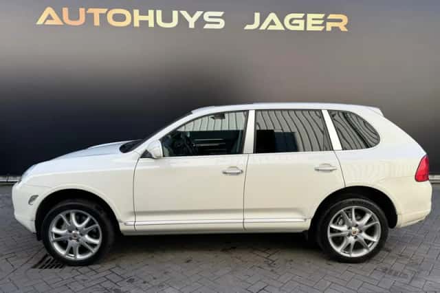 Porsche Cayenne (2005) thumbnail 5