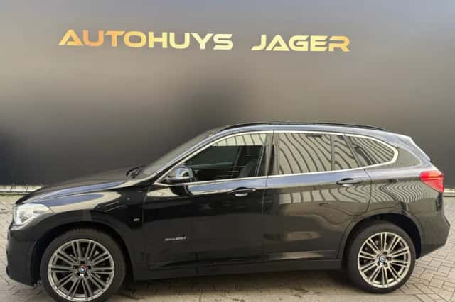 BMW X1 (2017) thumbnail 6