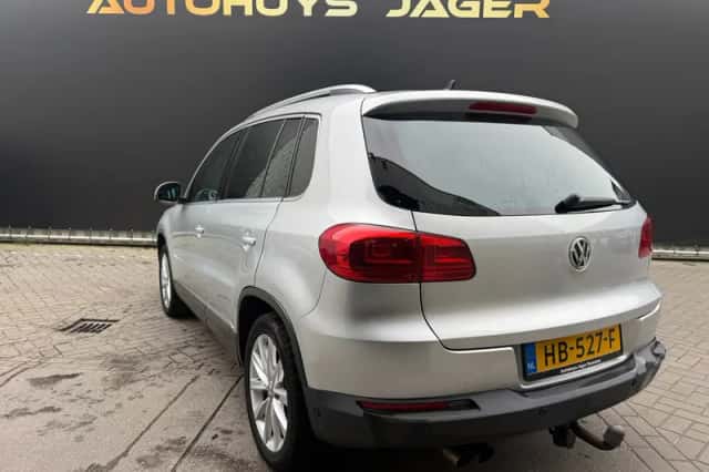 Volkswagen Tiguan (2015) thumbnail 3