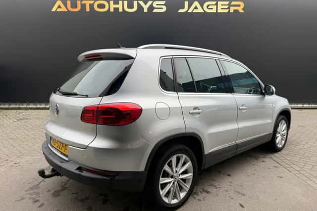 Volkswagen Tiguan (2015) thumbnail 6
