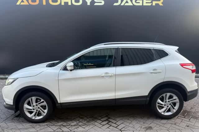 Nissan Qashqai (2016) thumbnail 5