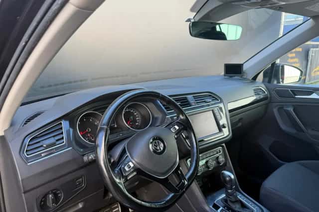 Volkswagen Tiguan (2017) thumbnail 4