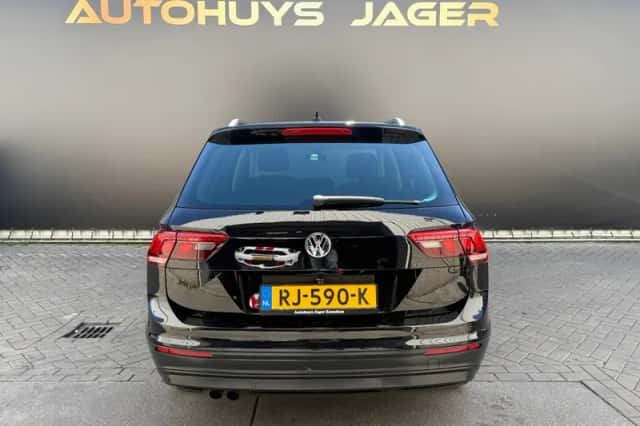 Volkswagen Tiguan (2017) thumbnail 6