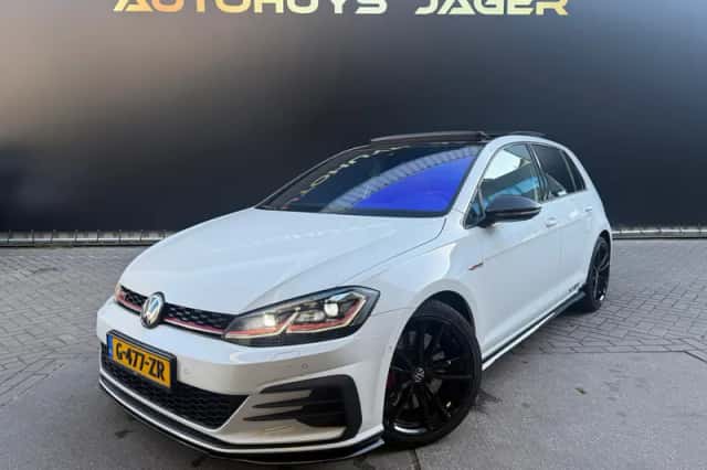 Volkswagen Golf (2019) thumbnail 2