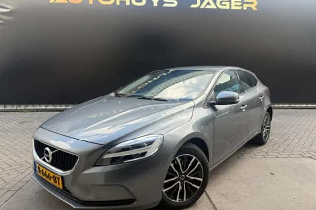 Volvo V40 (2020) thumbnail 1
