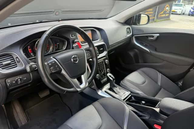 Volvo V40 (2020) thumbnail 4
