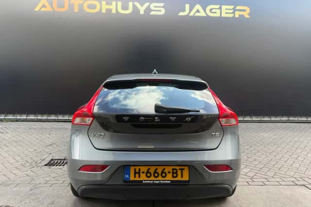 Volvo V40 (2020) thumbnail 6